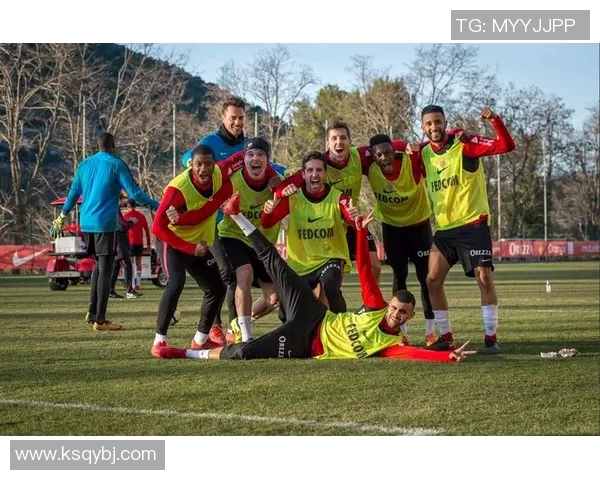 伊泽尔与摩纳哥的精彩对决揭示足球战术与团队合作的魅力